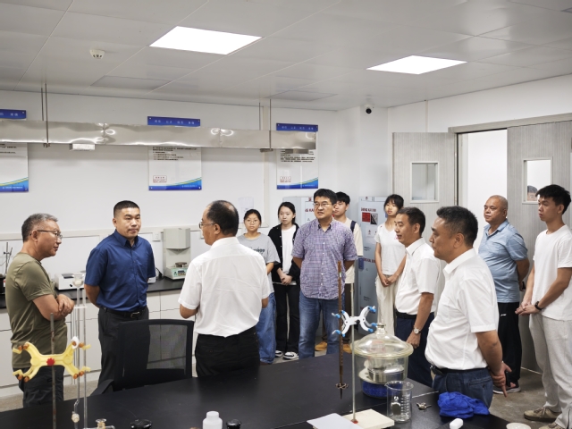 藝術(shù)設(shè)計學(xué)院師生團隊赴珠海交通工程技術(shù)開展學(xué)習(xí)調(diào)研與技術(shù)交流 助力軟件開發(fā)創(chuàng)新融合